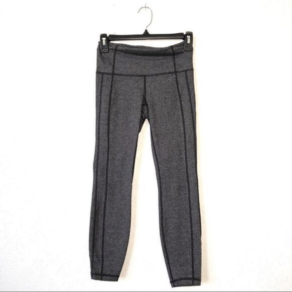 Athleta Gray Glyder Athleisure Cropped‎ Leggings Size XS - Picture 3 of 6
